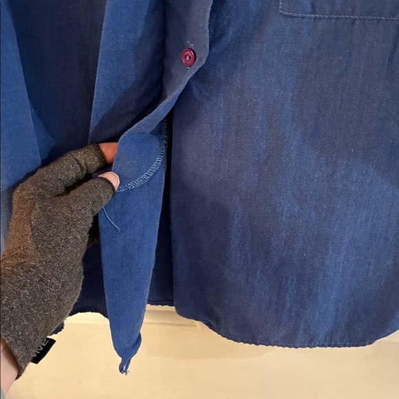 Vintage Hampton Place Women’s Blue Button-Up Shirt - Picture 4 of 7